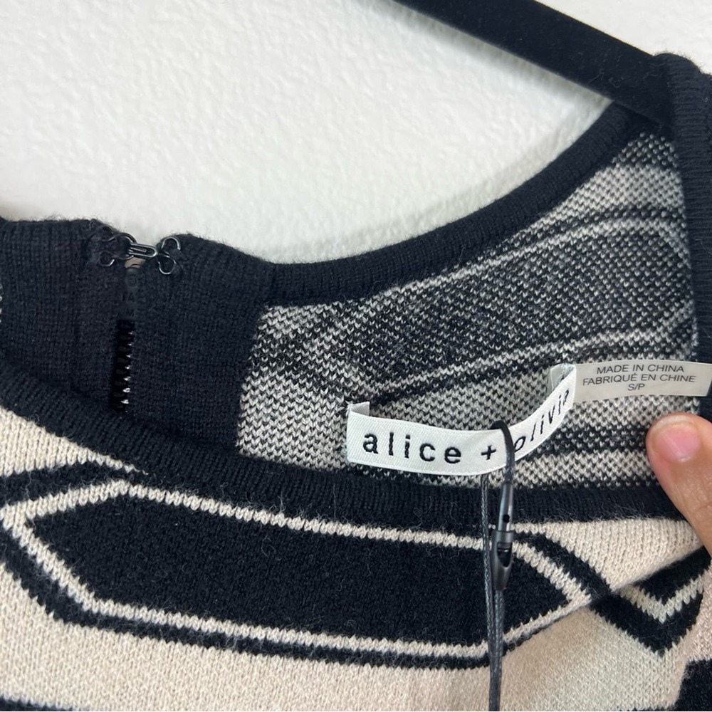Alice + Olivia Black and White Patterned Dress - Picture 5 of 7